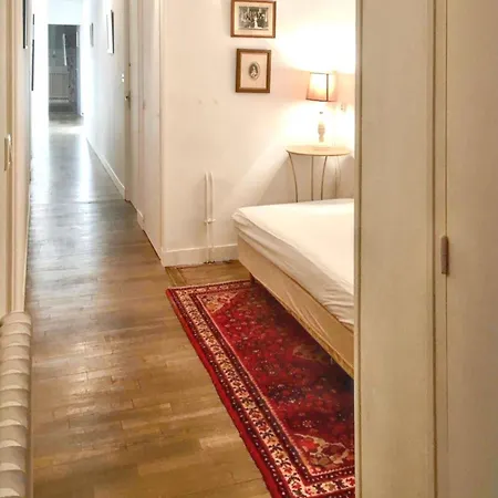 Maison Familiale Spacieuse Pres De Avec Jardin