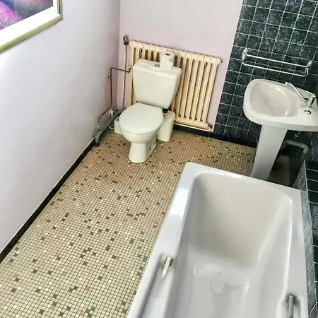 Maison Familiale Spacieuse Pres De Avec Jardin Holiday home *