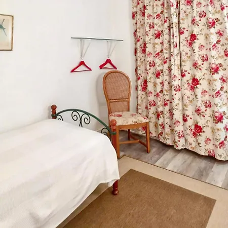 Maison Familiale Spacieuse Pres De Avec Jardin Holiday home