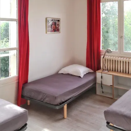 Maison Familiale Spacieuse Pres De Avec Jardin *