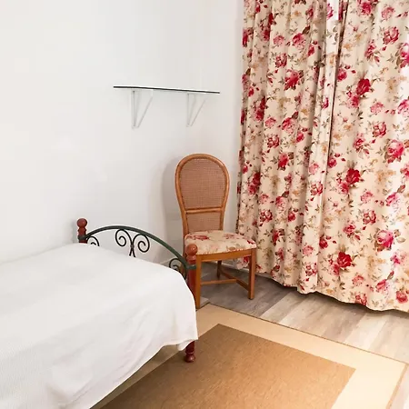Ferienhaus Maison Familiale Spacieuse Pres De Avec Jardin Carrouges