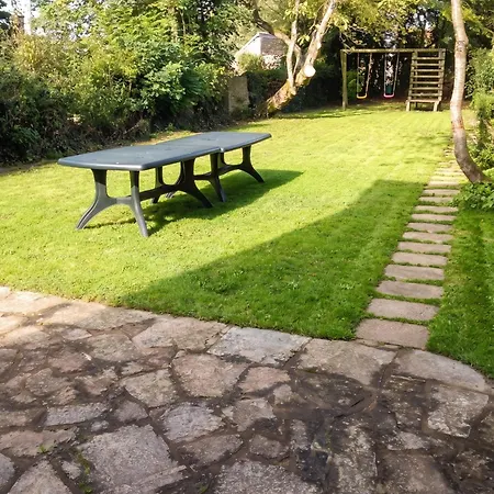 Maison Familiale Spacieuse Pres De Avec Jardin Carrouges
