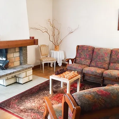 Maison Familiale Spacieuse Pres De Avec Jardin