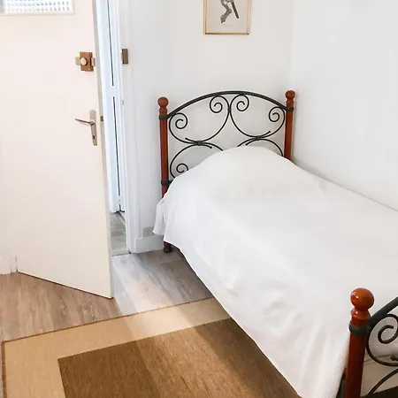 Maison Familiale Spacieuse Pres De Avec Jardin *