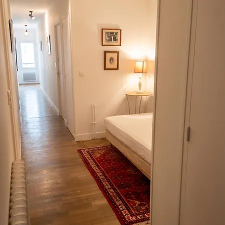 Casa de Férias Maison Familiale Spacieuse Pres De Avec Jardin