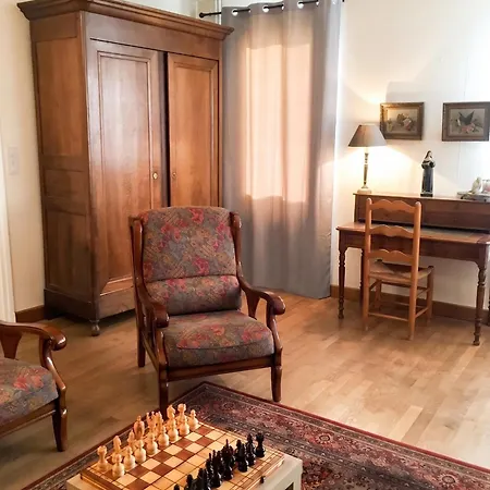 Maison Familiale Spacieuse Pres De Avec Jardin Casa de Férias *