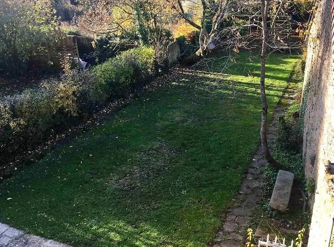 Holiday home Maison Familiale Spacieuse Pres De Avec Jardin