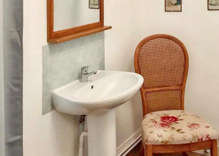 Maison Familiale Spacieuse Pres De Avec Jardin Carrouges