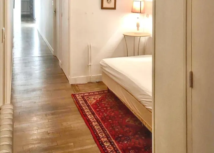 Maison Familiale Spacieuse Pres De Avec Jardin