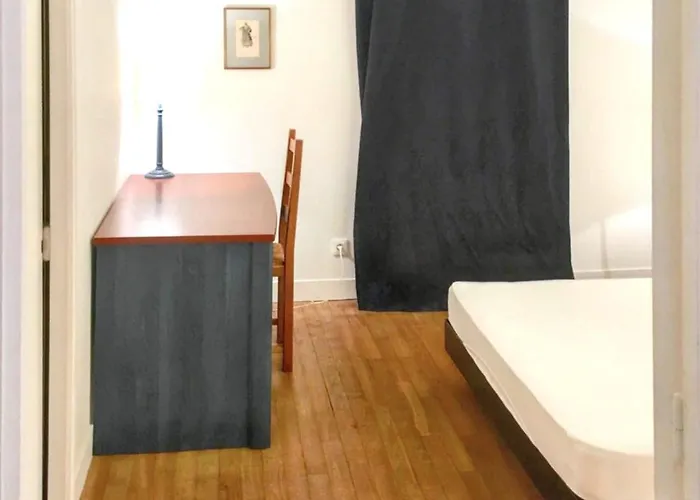 Holiday home Maison Familiale Spacieuse Pres De Avec Jardin Carrouges