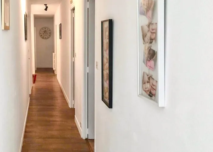 Maison Familiale Spacieuse Pres De Avec Jardin Carrouges