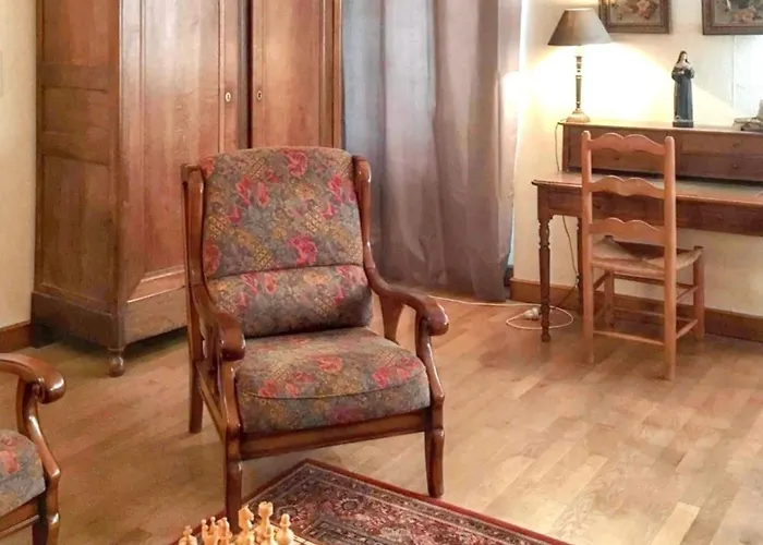 Maison Familiale Spacieuse Pres De Avec Jardin * Carrouges