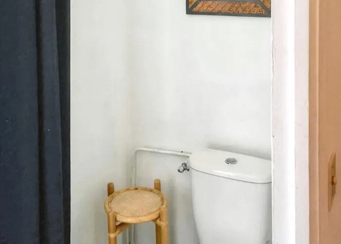 Holiday home Maison Familiale Spacieuse Pres De Avec Jardin