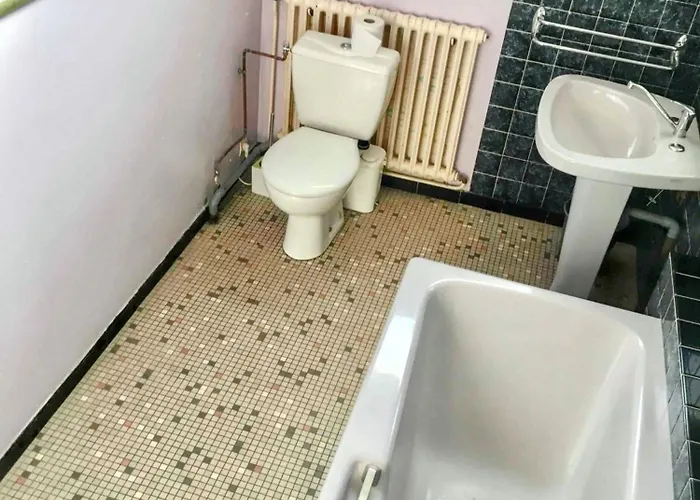 Maison Familiale Spacieuse Pres De Avec Jardin Holiday home *