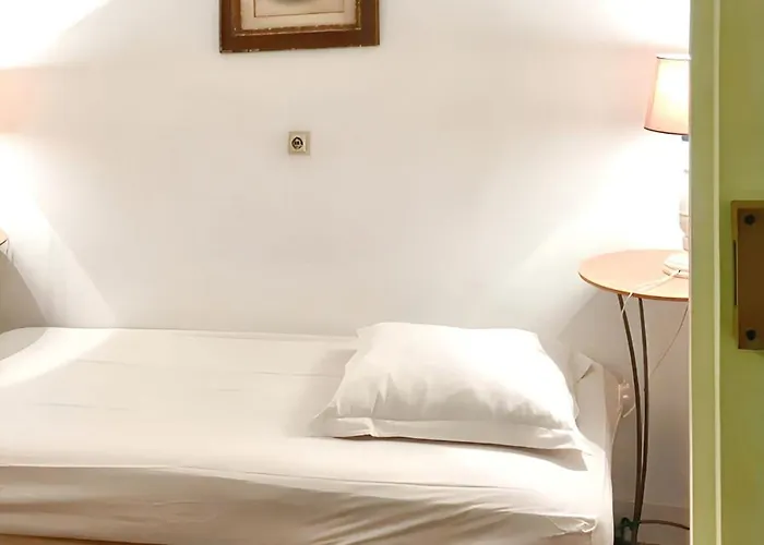 Maison Familiale Spacieuse Pres De Avec Jardin