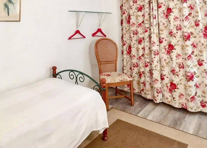 Maison Familiale Spacieuse Pres De Avec Jardin Holiday home