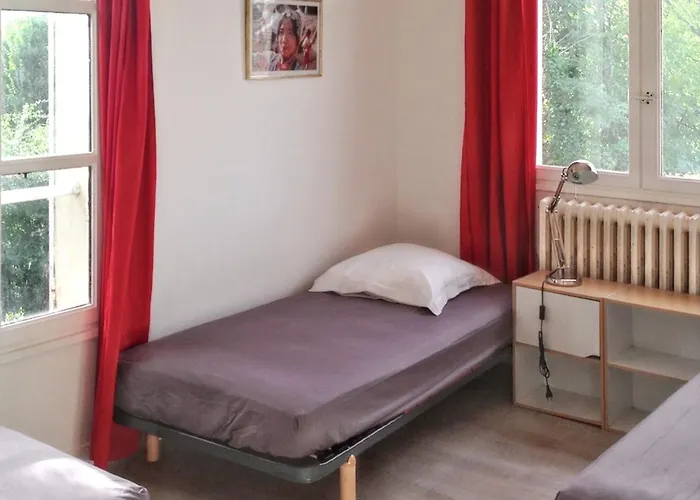 Maison Familiale Spacieuse Pres De Avec Jardin *