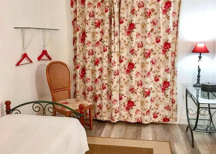 Maison Familiale Spacieuse Pres De Avec Jardin *